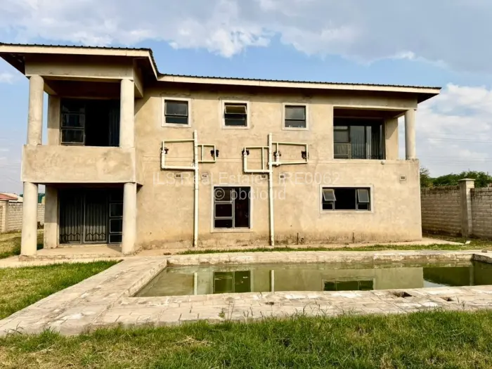 6 Bedroom House for Sale in Crowhill Views, Harare