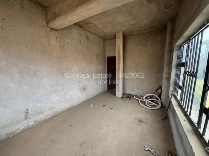 6 Bedroom House for Sale in Crowhill Views, Harare