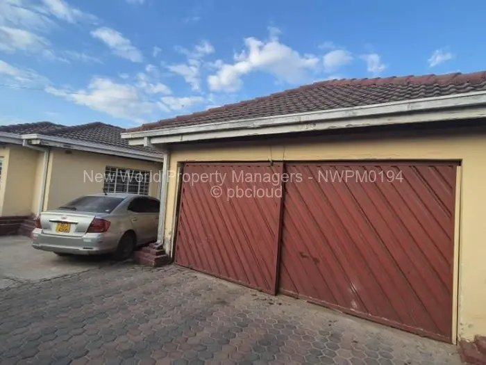 4 Bedroom House for Sale in Mainway Meadows, Harare