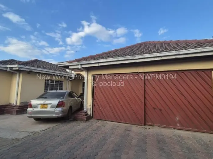 4 Bedroom House for Sale in Mainway Meadows, Harare