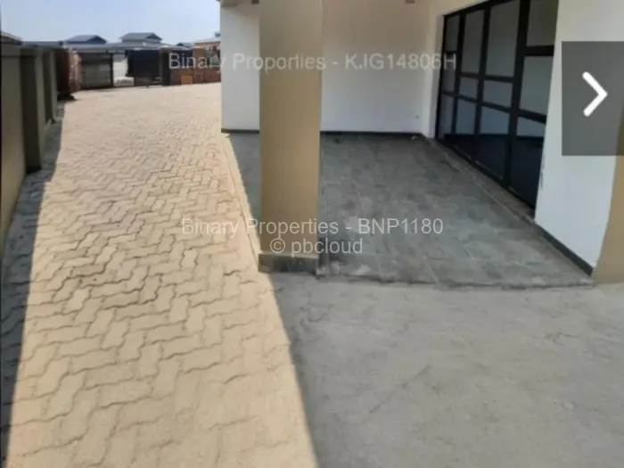 Townhouse/Cluster to Rent in Arlington, Harare