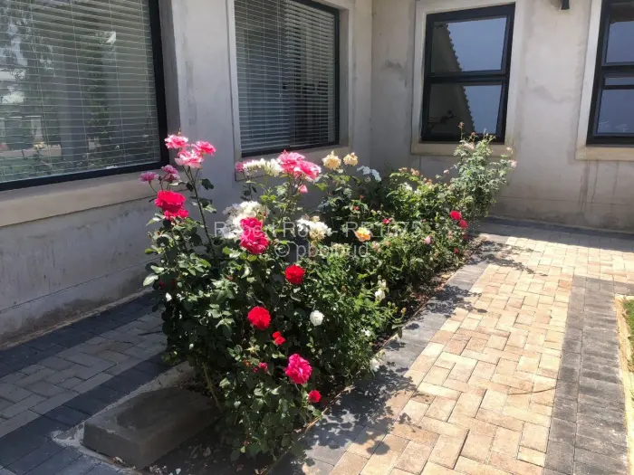 Townhouse/Cluster for Sale in Borrowdale, Harare