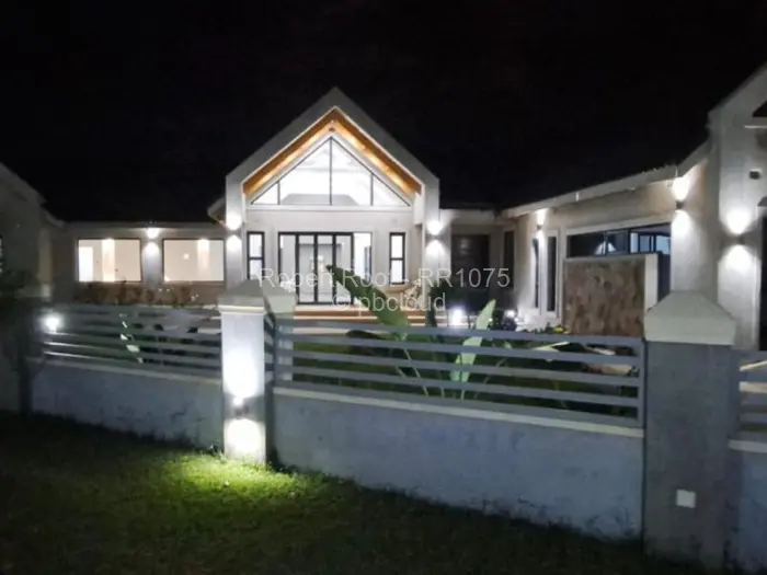 Townhouse/Cluster for Sale in Borrowdale Brooke, Harare