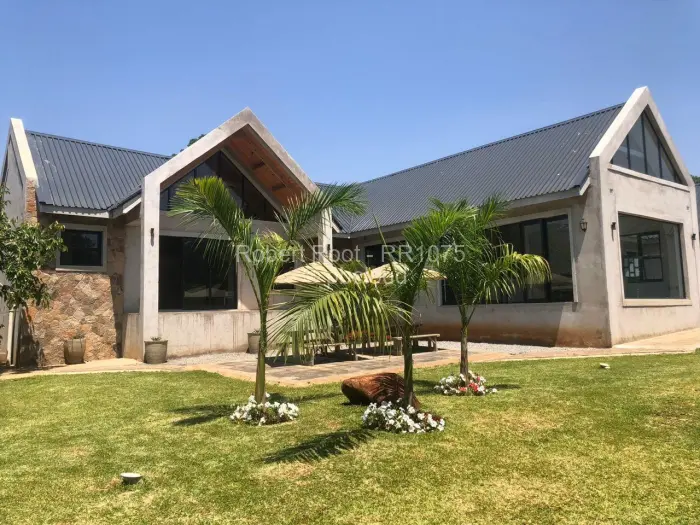 Townhouse/Cluster for Sale in Borrowdale, Harare