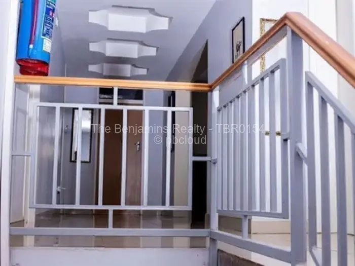 9 Bedroom House to Rent in Pomona, Harare