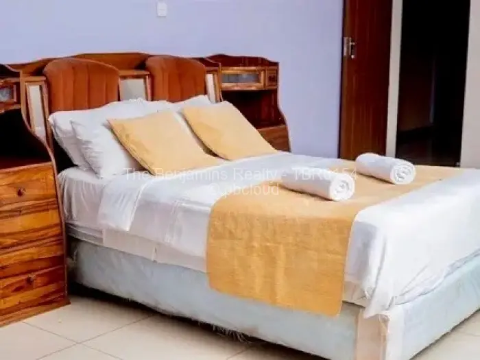 9 Bedroom House to Rent in Pomona, Harare