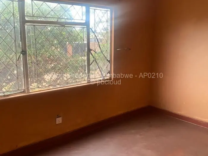 4 Bedroom House to Rent in Warren Park, Harare