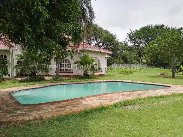 5 Bedroom House for Sale in Kumalo, Bulawayo