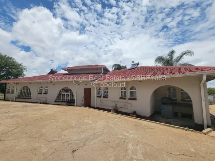 5 Bedroom House for Sale in Kumalo, Bulawayo
