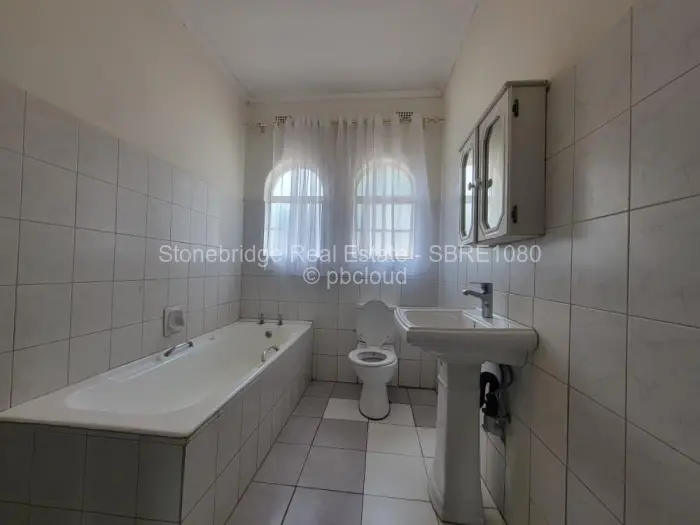 5 Bedroom House for Sale in Kumalo, Bulawayo