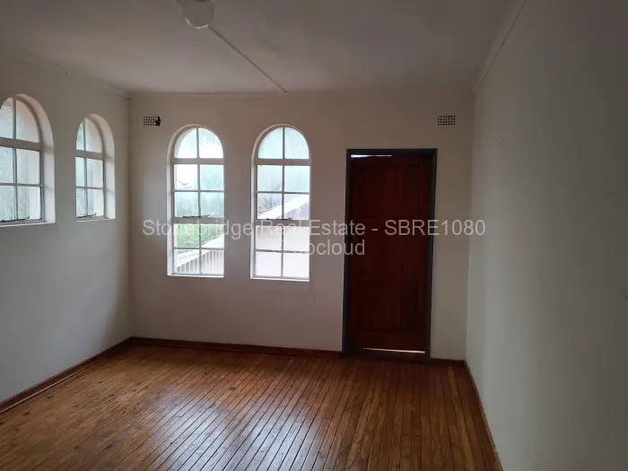 5 Bedroom House for Sale in Kumalo, Bulawayo