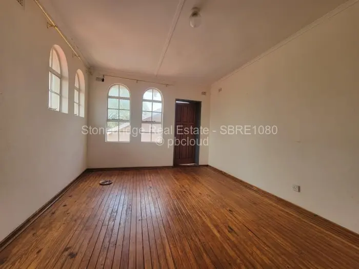 5 Bedroom House for Sale in Kumalo, Bulawayo