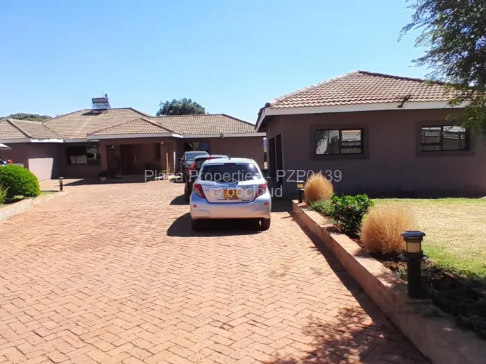 5 Bedroom House for Sale in Hogerty Hill, Harare