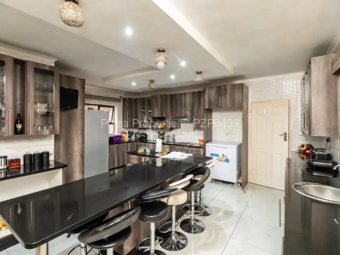 5 Bedroom House for Sale in Hogerty Hill, Harare