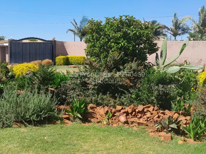 5 Bedroom House for Sale in Hogerty Hill, Harare