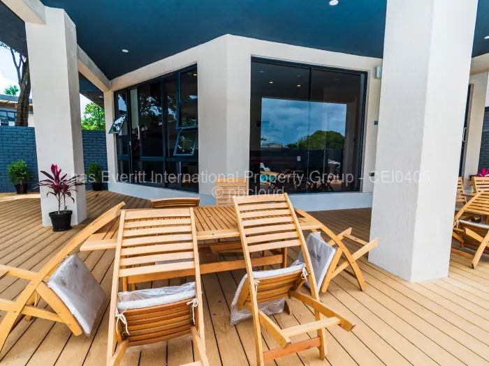 Townhouse/Cluster to Rent in Borrowdale West, Harare