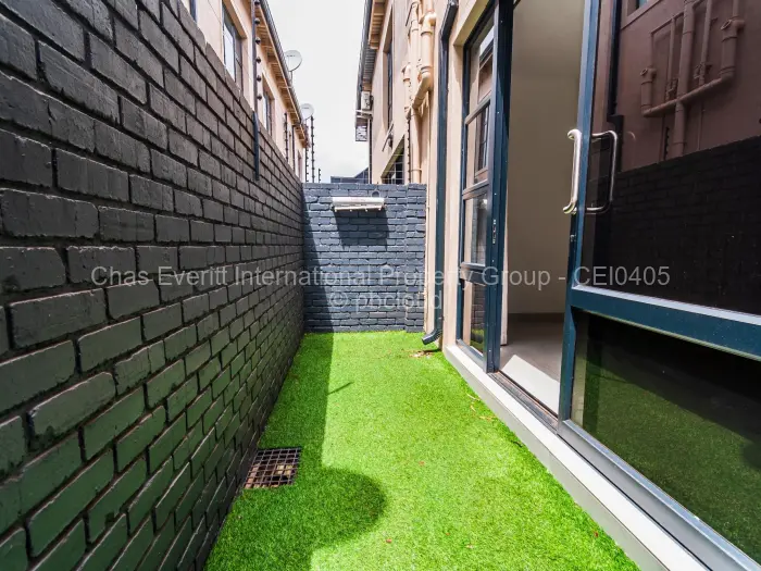 Townhouse/Cluster to Rent in Borrowdale West, Harare