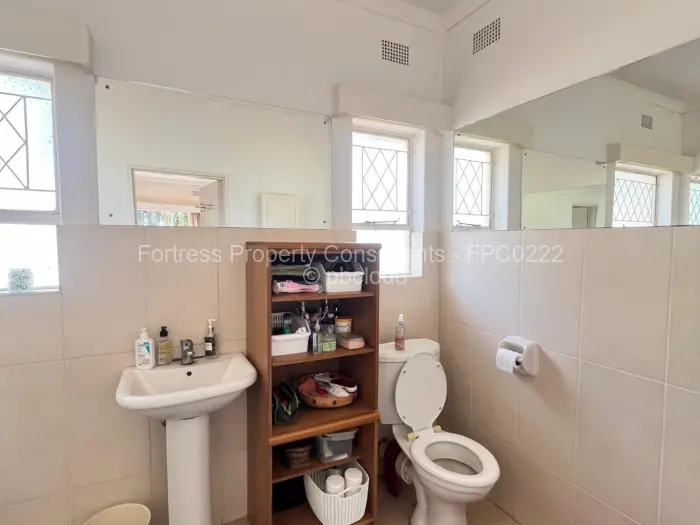 4 Bedroom House to Rent in Northwood, Harare