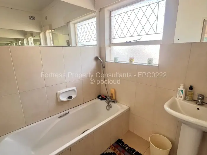 4 Bedroom House to Rent in Northwood, Harare