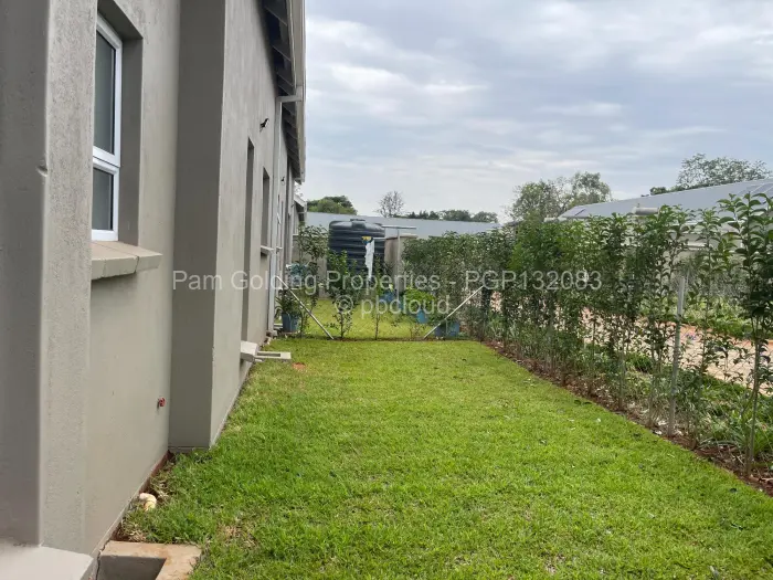 Townhouse/Cluster to Rent in Emerald Hill
