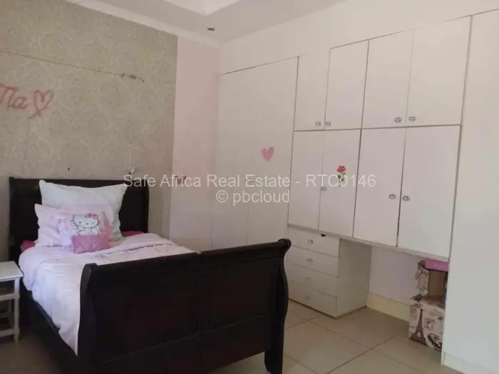 5 Bedroom House for Sale in Alexandra Park, Harare
