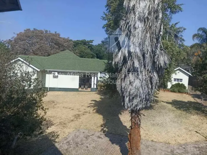 5 Bedroom House for Sale in Alexandra Park, Harare