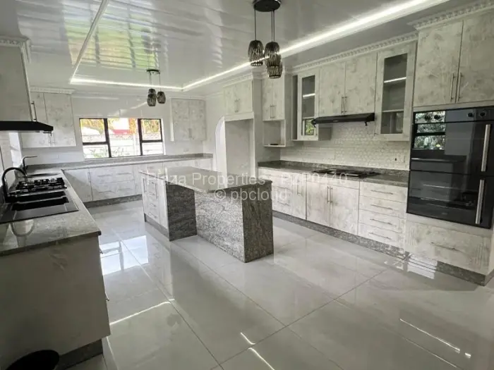 5 Bedroom House for Sale in Windsor Park, Ruwa