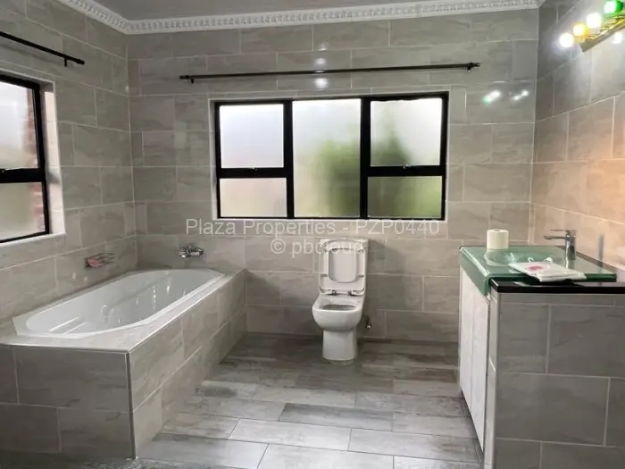 5 Bedroom House for Sale in Windsor Park, Ruwa
