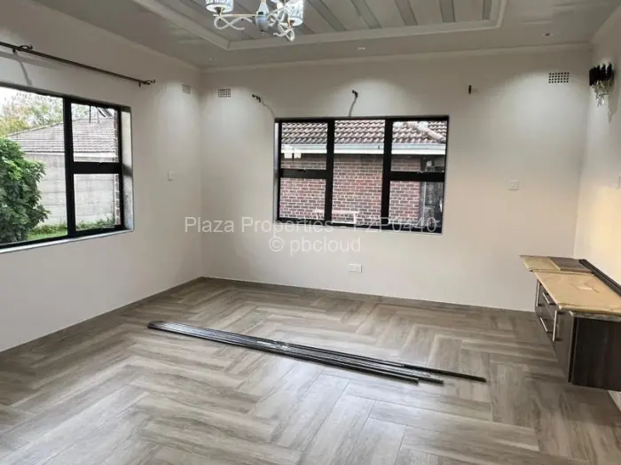 5 Bedroom House for Sale in Windsor Park, Ruwa