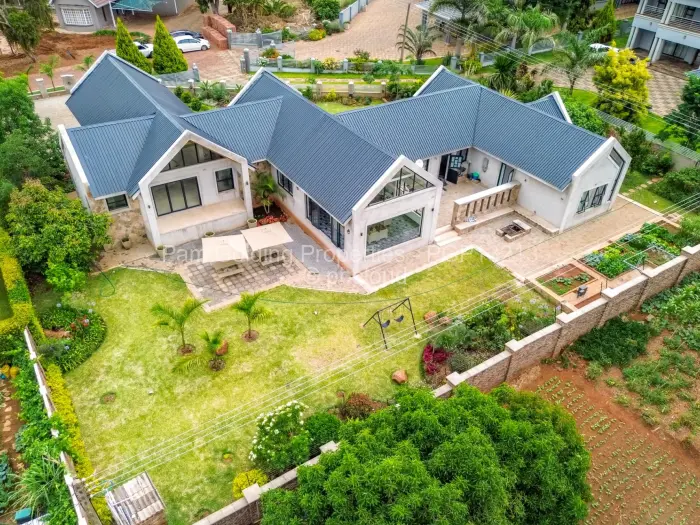 Townhouse/Cluster for Sale in Borrowdale Brooke, Harare