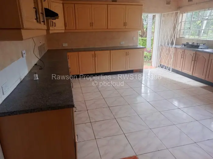 5 Bedroom House for Sale in Chinhoyi, Chinhoyi