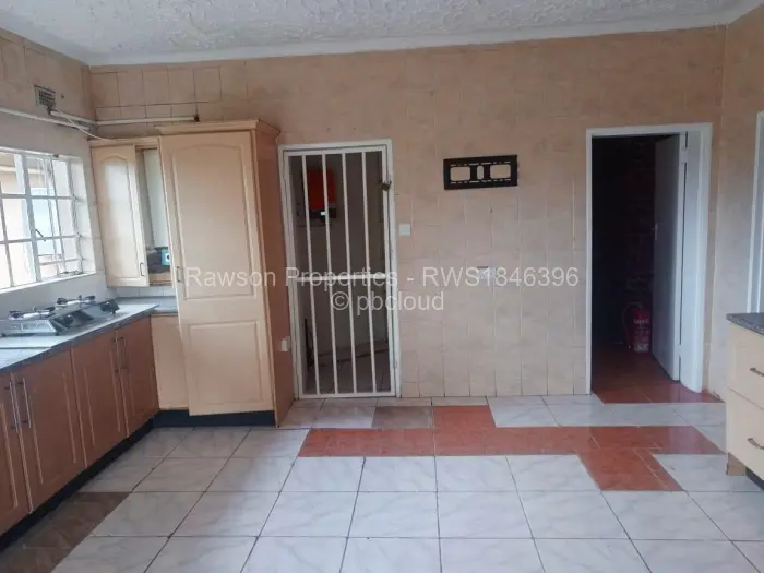 5 Bedroom House for Sale in Chinhoyi, Chinhoyi