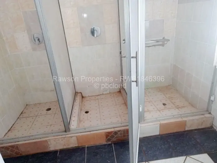 5 Bedroom House for Sale in Chinhoyi, Chinhoyi