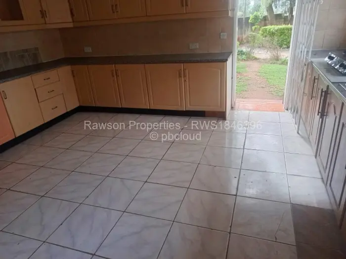 5 Bedroom House for Sale in Chinhoyi, Chinhoyi