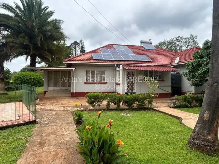 4 Bedroom House for Sale in Kumalo, Bulawayo