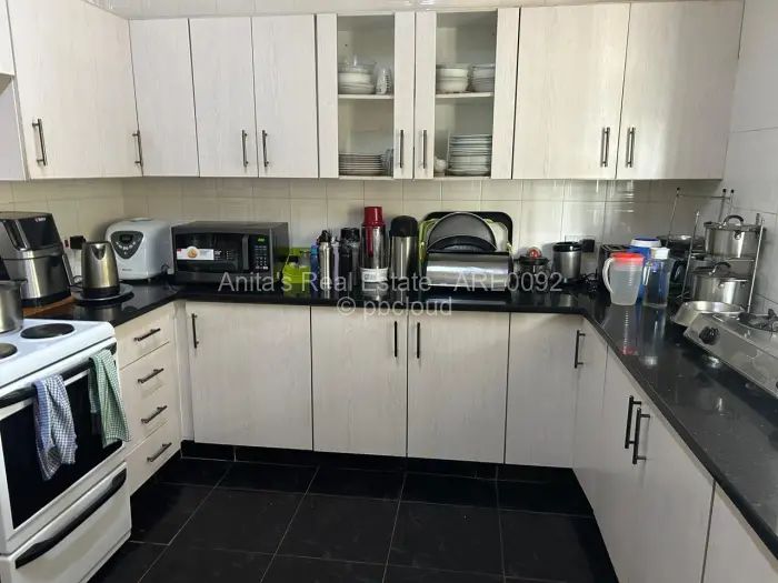 4 Bedroom House for Sale in Kumalo, Bulawayo