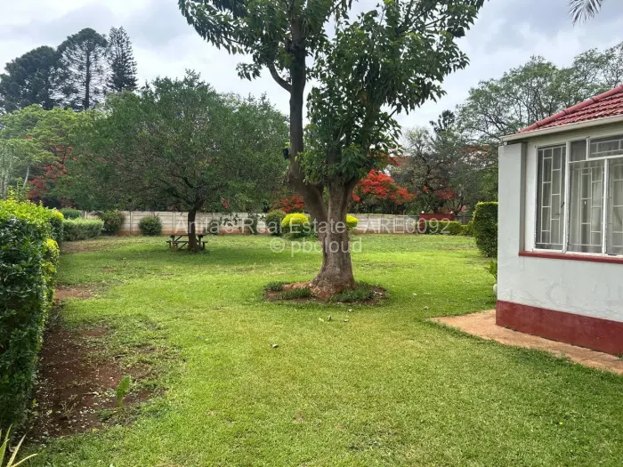 4 Bedroom House for Sale in Kumalo, Bulawayo