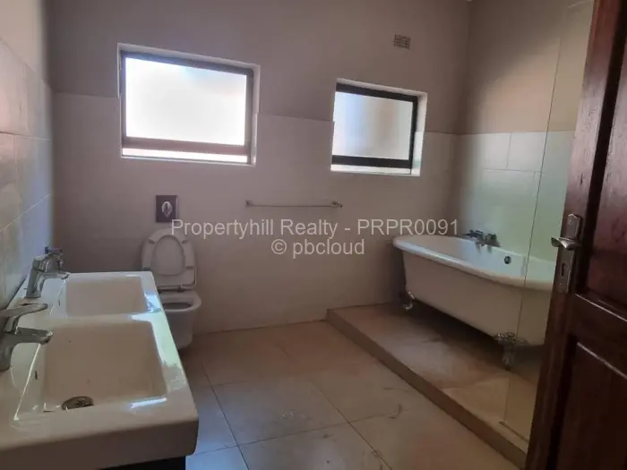 Townhouse/Cluster to Rent in Rolf Valley, Harare