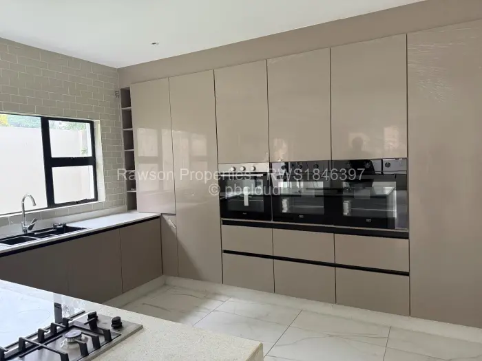 Flat/Apartment for Sale in Greenvale, Gweru