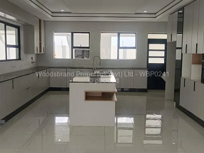 7 Bedroom House for Sale in Mount Pleasant Heights, Harare