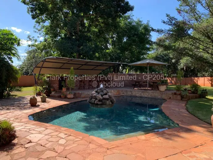 6 Bedroom House for Sale in Mandara, Harare
