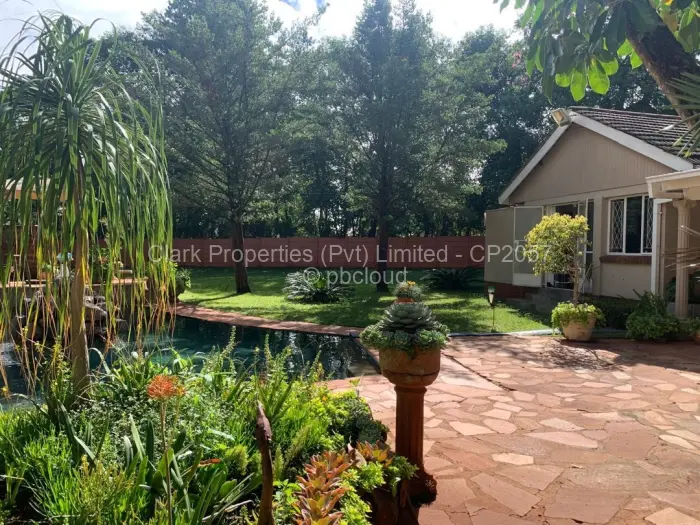 6 Bedroom House for Sale in Mandara, Harare