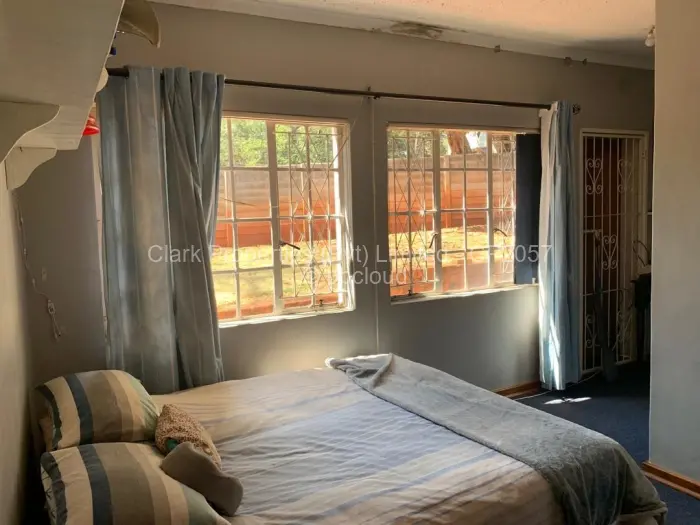 6 Bedroom House for Sale in Mandara, Harare