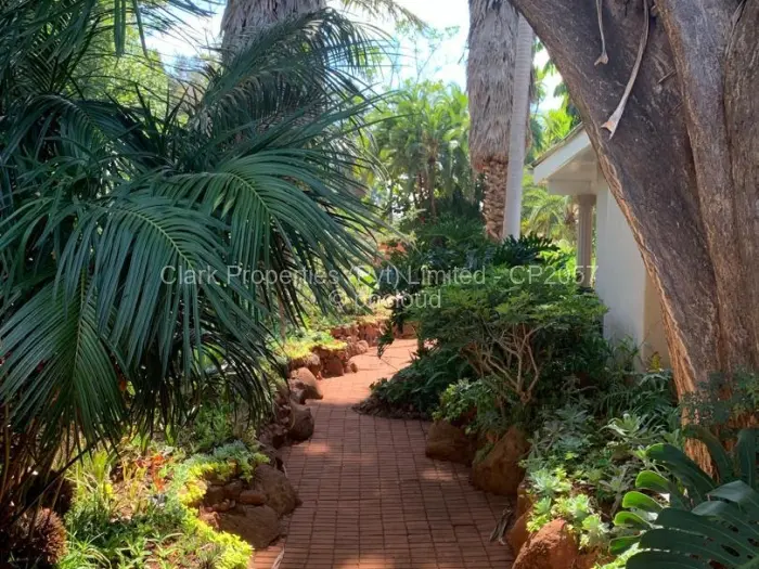 6 Bedroom House for Sale in Mandara, Harare