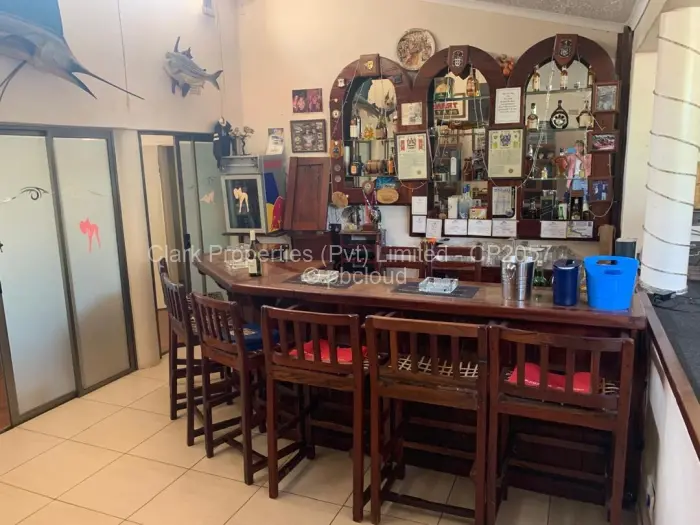 6 Bedroom House for Sale in Mandara, Harare