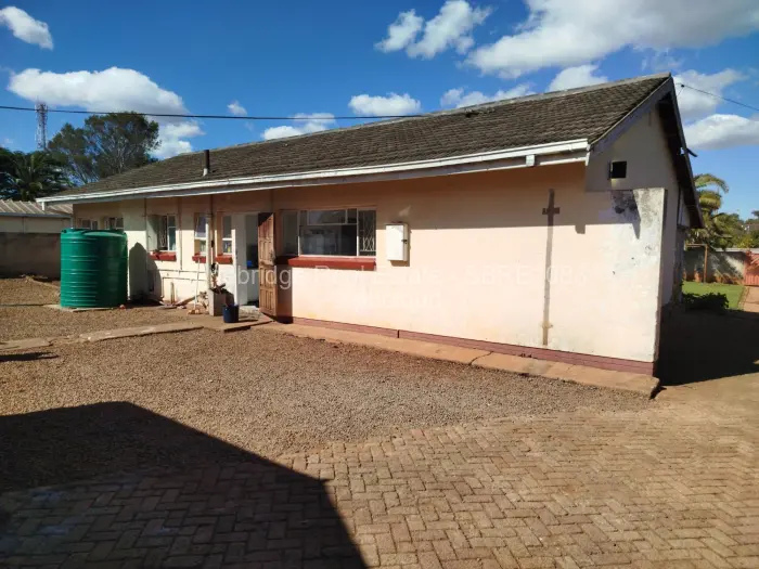 3 Bedroom House for Sale in Montrose Byo, Bulawayo