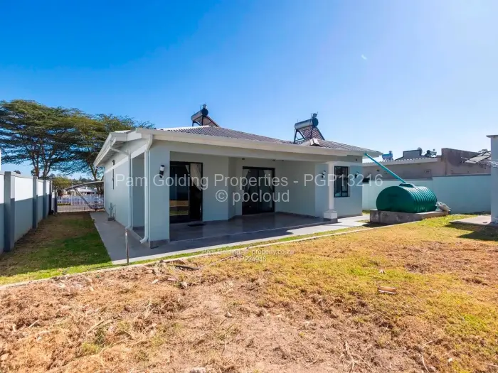 Townhouse/Cluster to Rent in Greendale, Harare