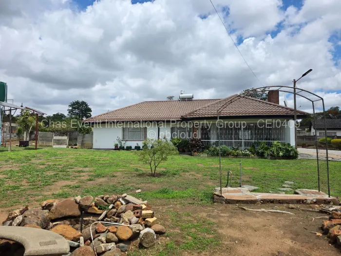 3 Bedroom House for Sale in Woodlands, Bulawayo