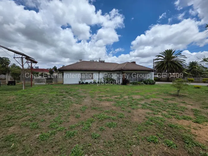 3 Bedroom House for Sale in Woodlands, Bulawayo