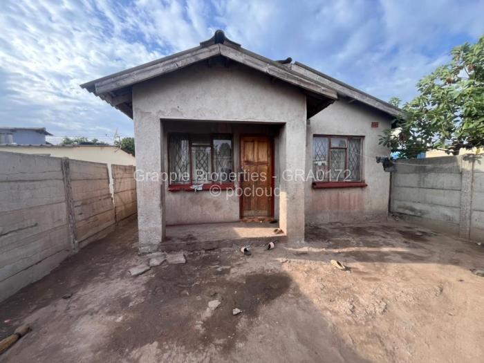 5 Bedroom House for Sale in Highfield, Harare